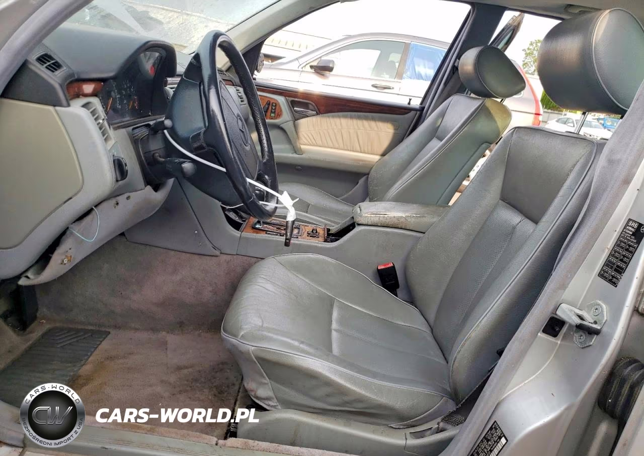 1999 Mercedes-Benz E320 VIN:WDBJF82H7XX014630 - 7