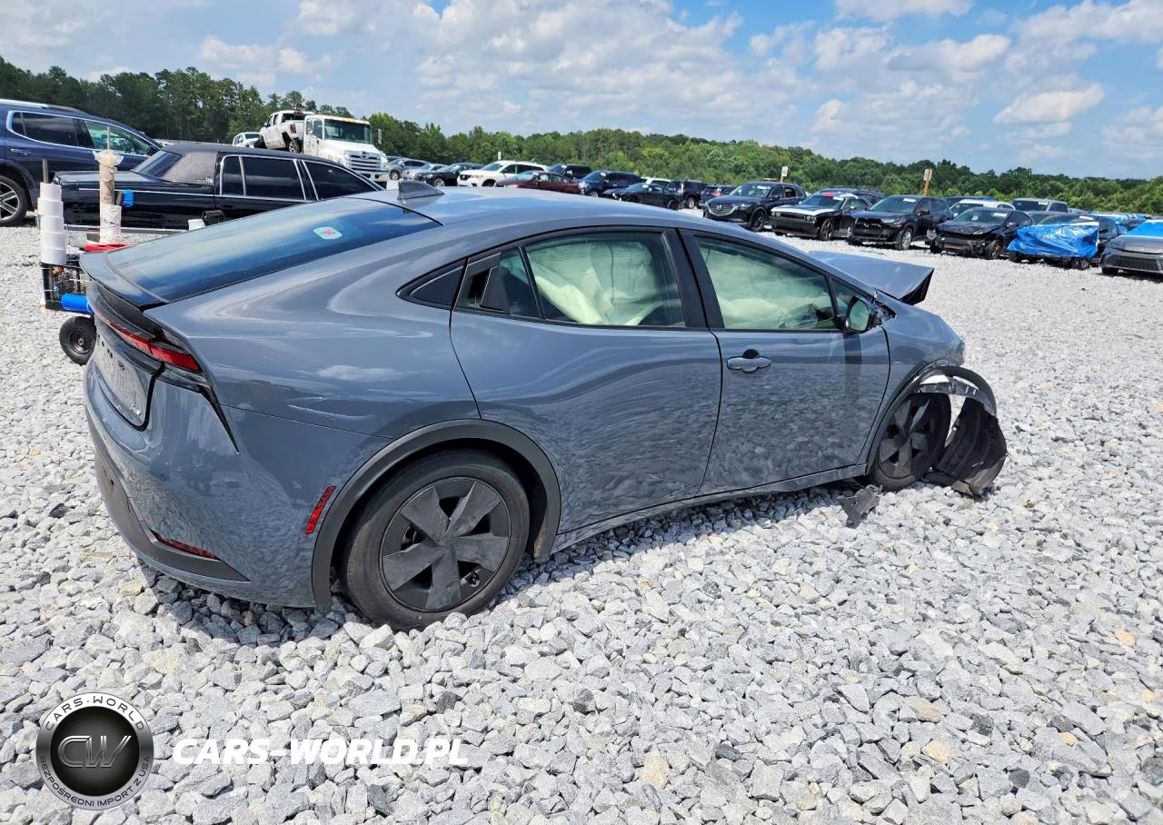 2025 Toyota Prius Le VIN:JTDACAAU0S3064074 - 3