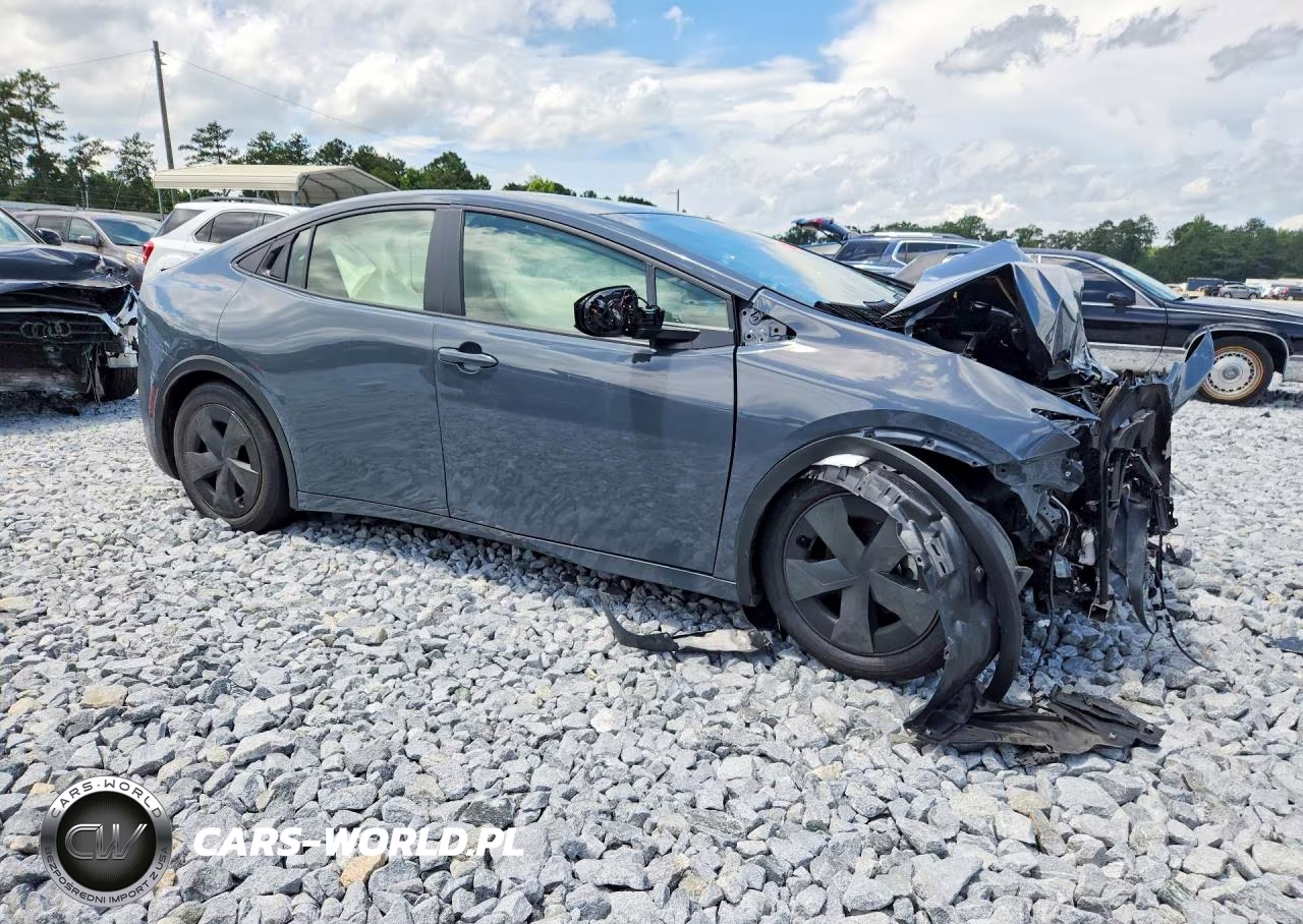 2025 Toyota Prius Le VIN:JTDACAAU0S3064074 - 4