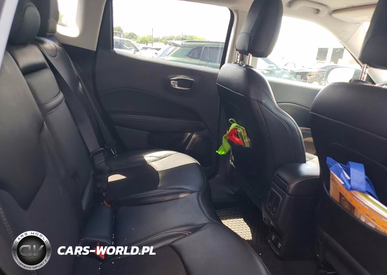 2019 Jeep Compass Latitude VIN:3C4NJDBB7KT828027 - 10