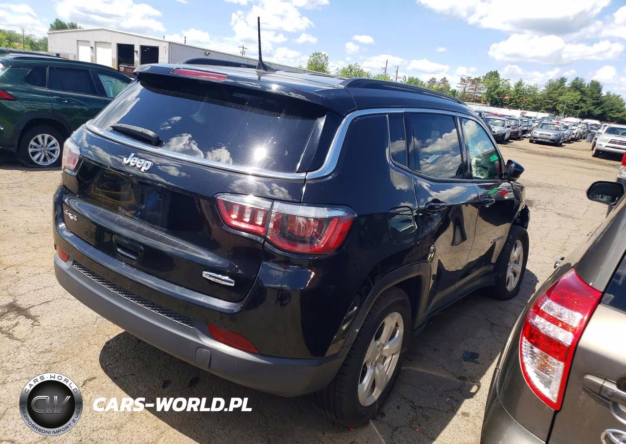 2019 Jeep Compass Latitude VIN:3C4NJDBB7KT828027 - 3