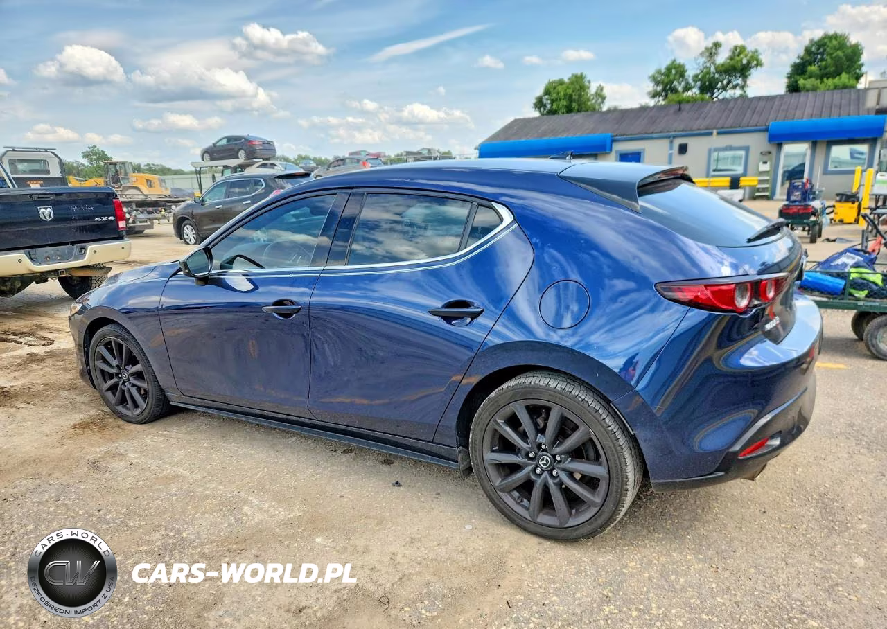 2020 Mazda 3 Premium VIN:JM1BPANM8L1170708 - 2