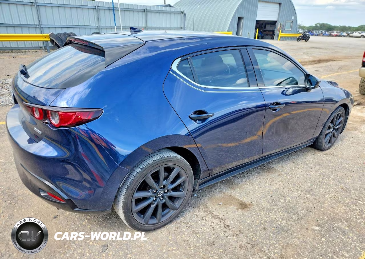 2020 Mazda 3 Premium VIN:JM1BPANM8L1170708 - 3