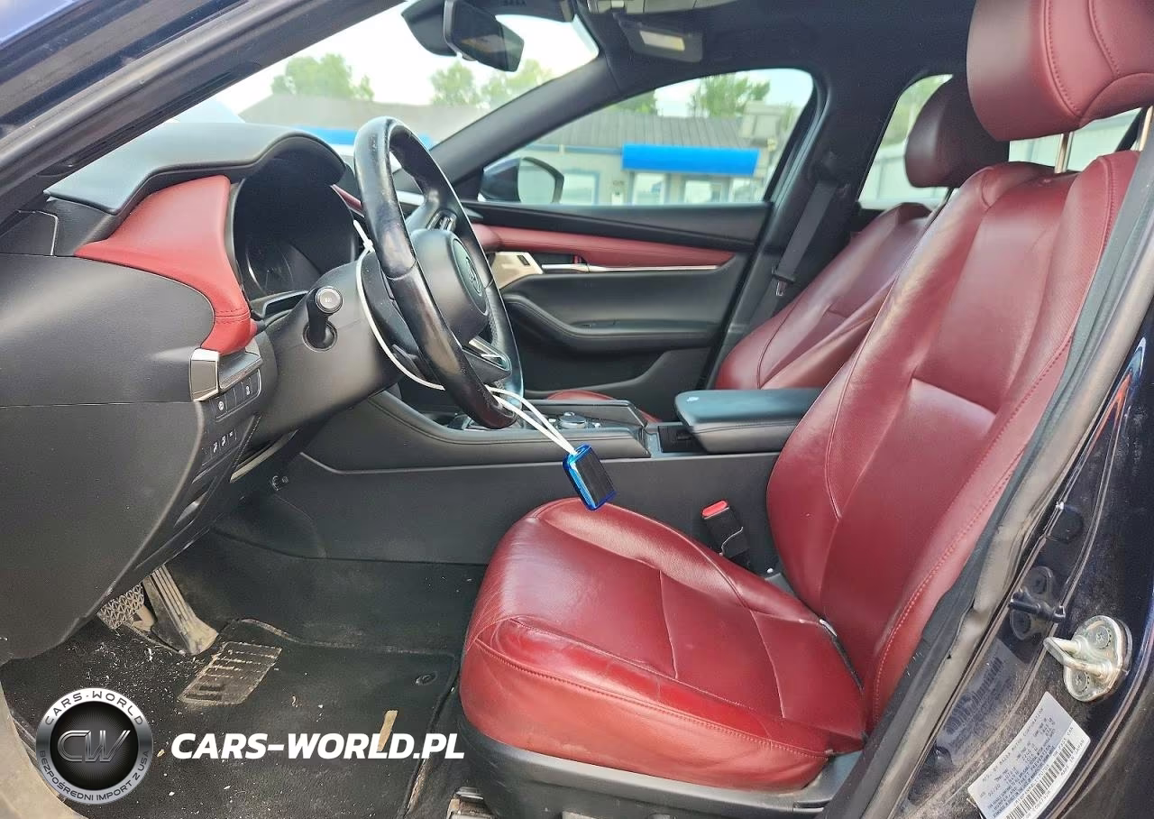 2020 Mazda 3 Premium VIN:JM1BPANM8L1170708 - 7