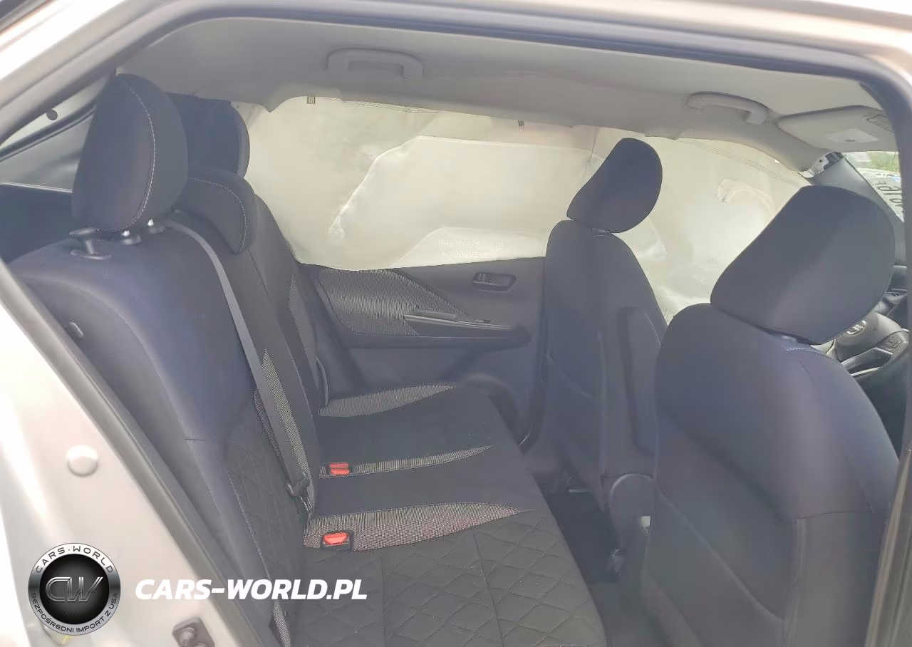 2018 Nissan Kicks S VIN:3N1CP5CUXJL544159 - 11