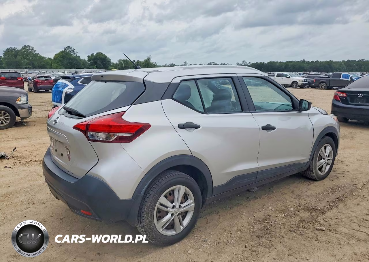 2018 Nissan Kicks S VIN:3N1CP5CUXJL544159 - 3