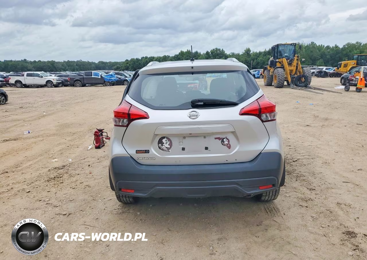 2018 Nissan Kicks S VIN:3N1CP5CUXJL544159 - 6