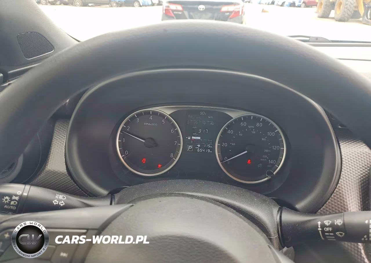 2018 Nissan Kicks S VIN:3N1CP5CUXJL544159 - 9