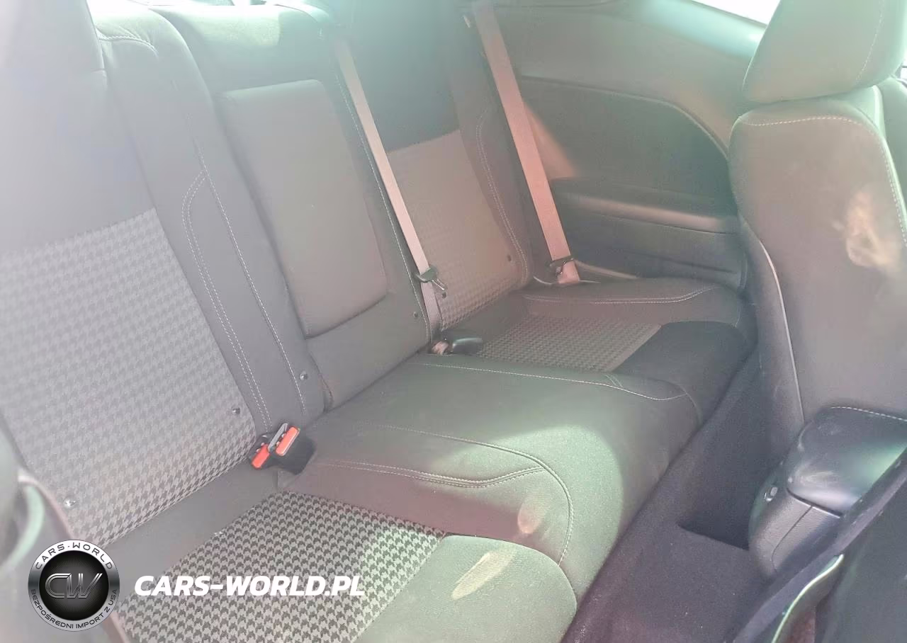 2019 Dodge Challenger Sxt VIN:2C3CDZAG2KH735373 - 10