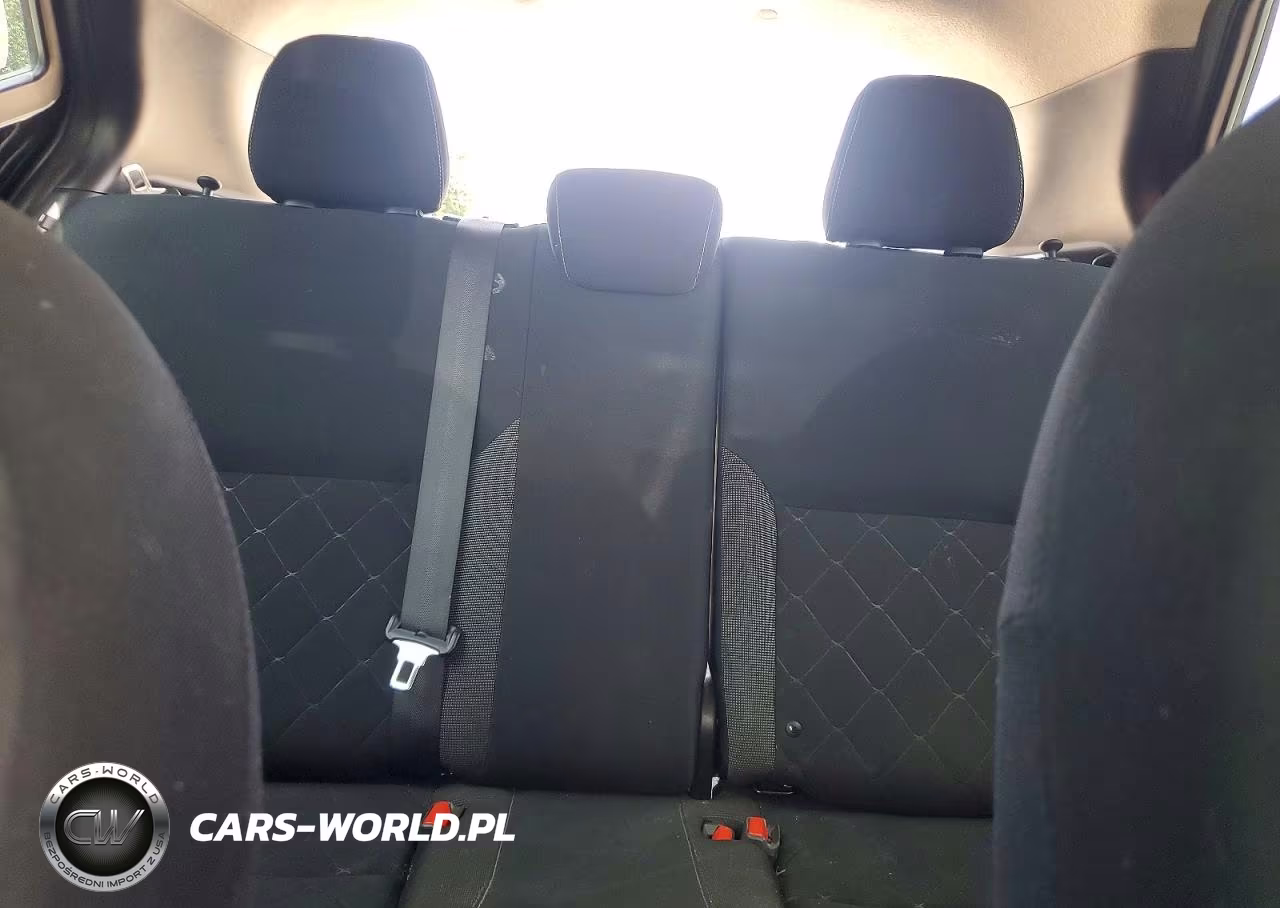 2019 Nissan Kicks S VIN:3N1CP5CUXKL547418 - 10
