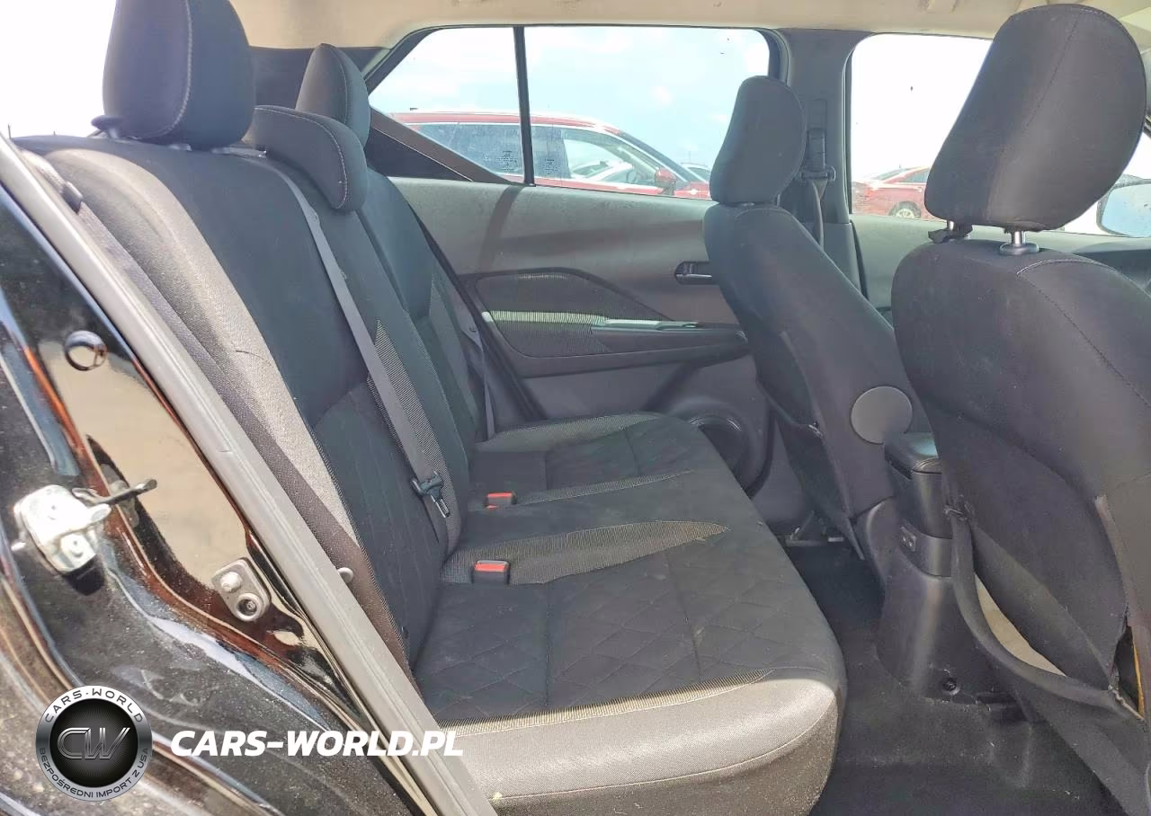2019 Nissan Kicks S VIN:3N1CP5CUXKL547418 - 11