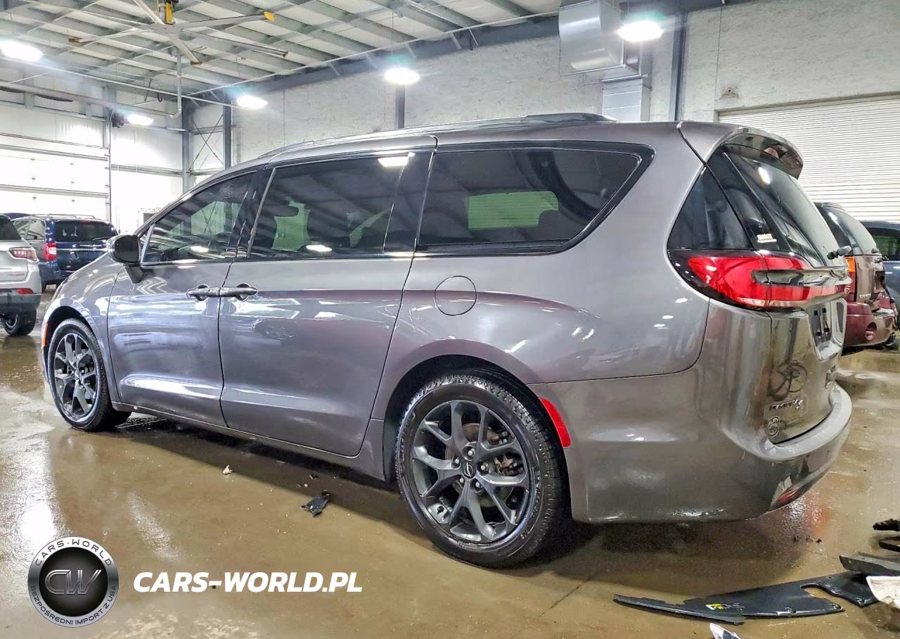 2021 Chrysler Pacifica Touring L VIN:2C4RC1BG6MR558641 - 2