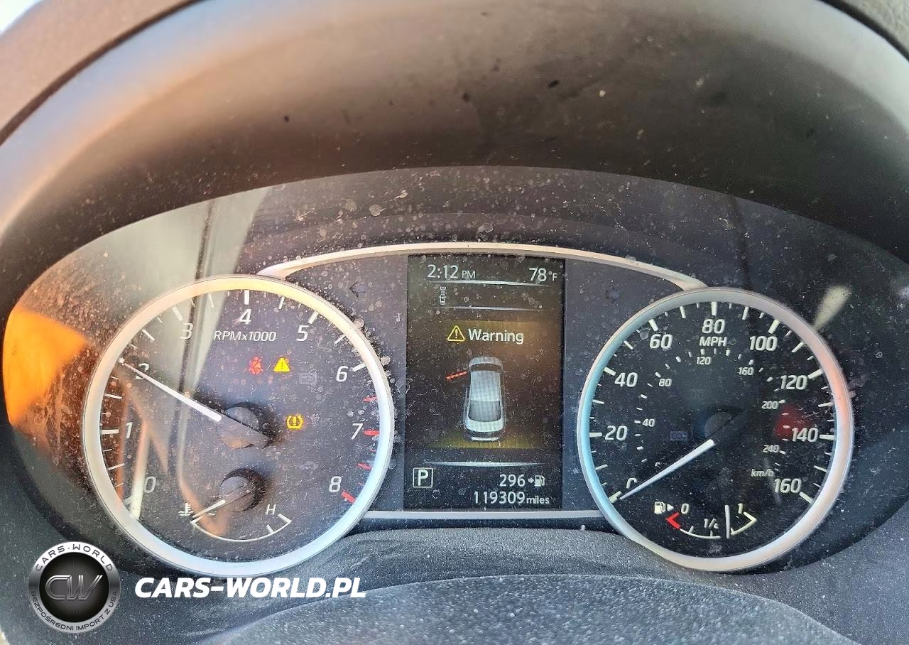 2018 Nissan Sentra S VIN:3N1AB7AP6JY345563 - 9