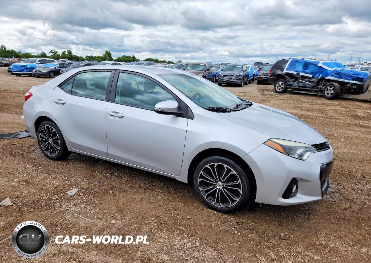 2015 Toyota Corolla S Plus VIN:2T1BURHE1FC350107 - 4