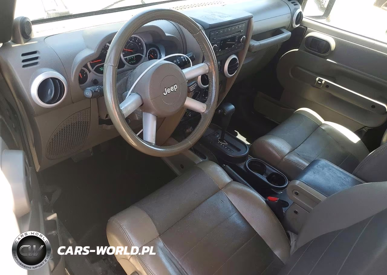 2010 Jeep Wrangler Sahara VIN:1J4AA5D11AL215818 - 8