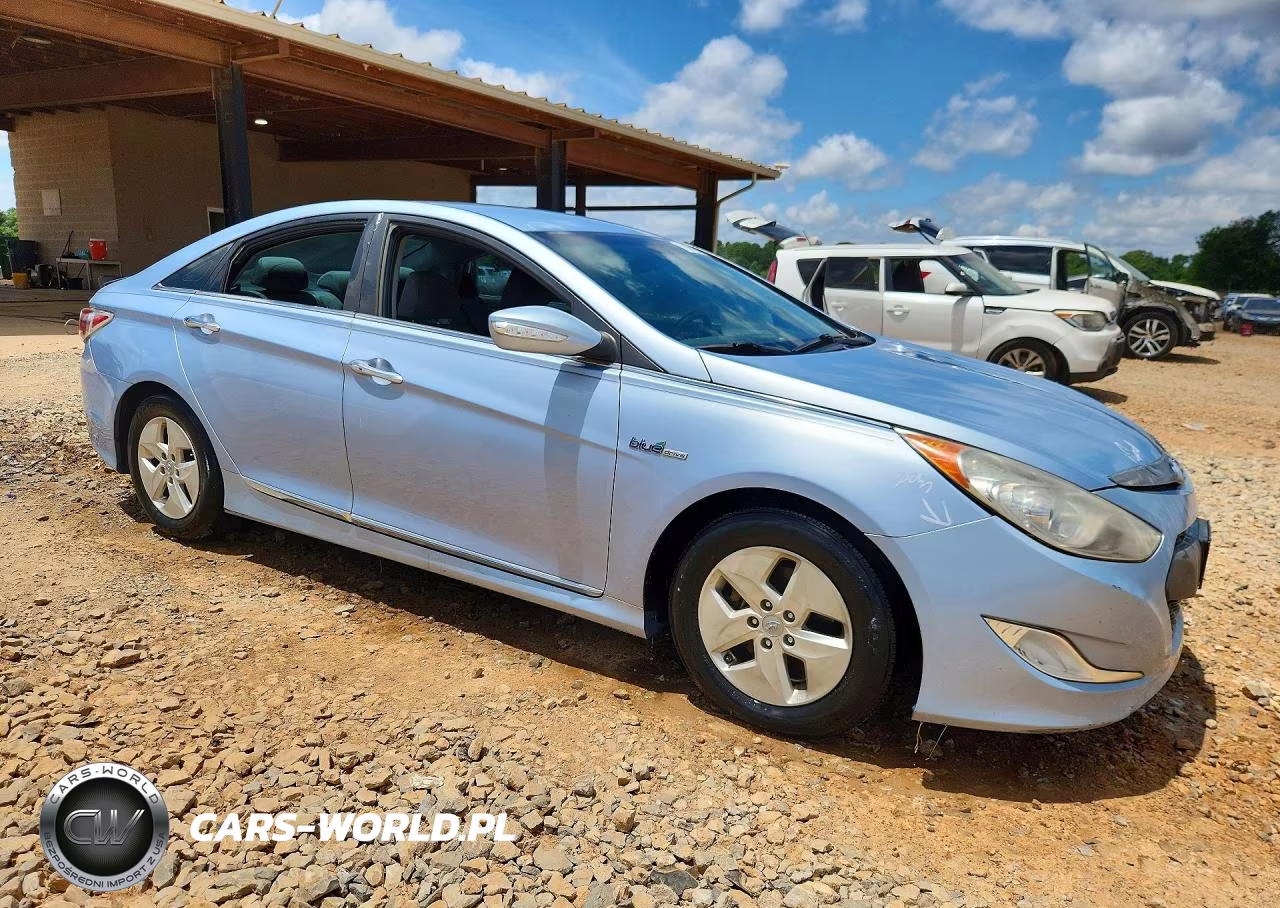 2011 Hyundai Sonata Hybrid VIN:KMHEC4A47BA012158 - 4