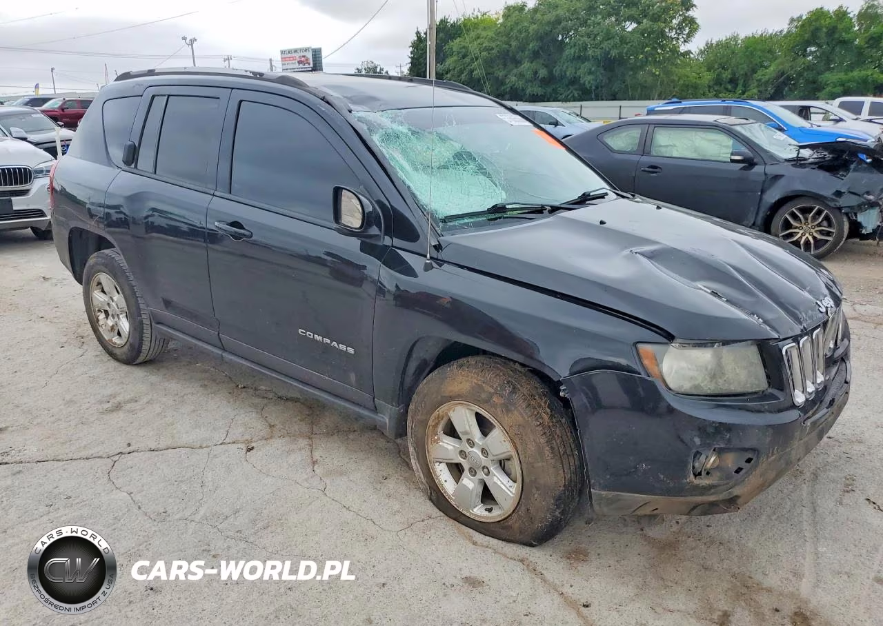 2016 Jeep Compass Latitude VIN:1C4NJCEA6GD665722 - 4