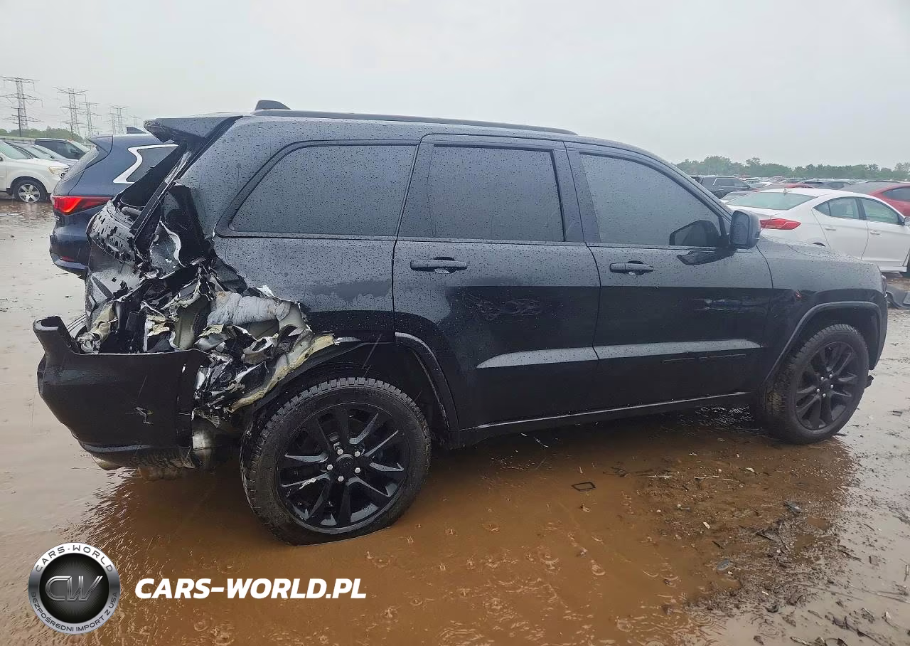 2018 Jeep Grand Cherokee Laredo VIN:1C4RJFAGXJC500248 - 3