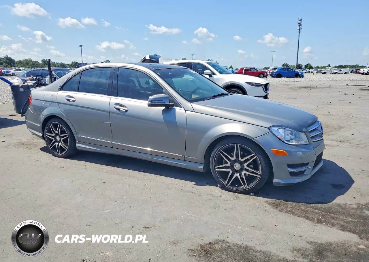 2013 Mercedes-Benz C 250 VIN:WDDGF4HB6DR296384 - 4