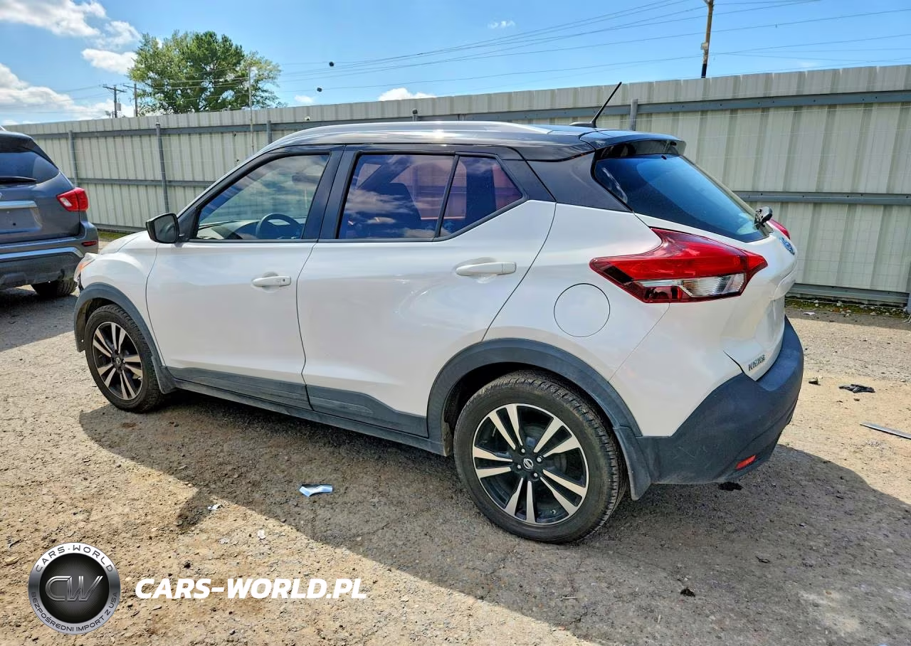 2018 Nissan Kicks Sv VIN:3N1CP5CU3JL527171 - 2