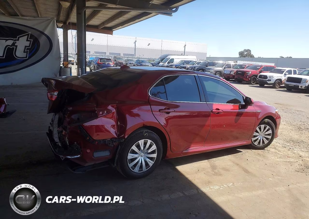 2020 Toyota Camry Le VIN:4T1E31AK5LU518908 - 3