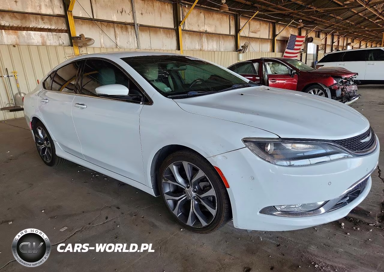2015 Chrysler 200 C VIN:1C3CCCCG5FN565438 - 4