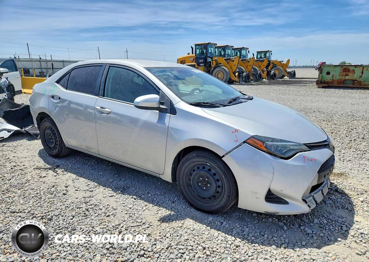 2018 Toyota Corolla Le VIN:2T1BURHE5JC036727 - 4