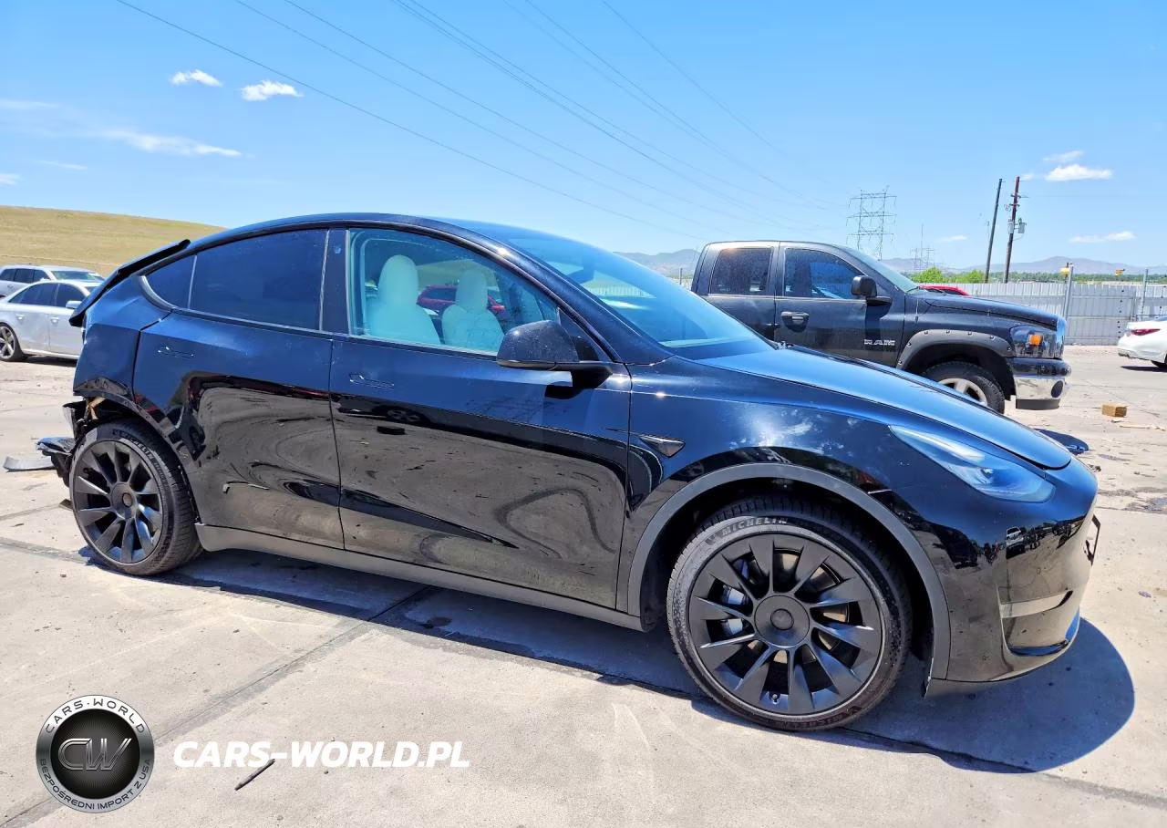 2021 Tesla Model Y VIN:5YJYGAEE3MF152175 - 4