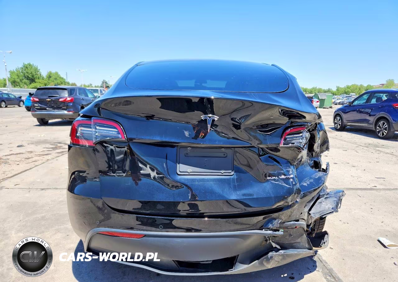 2021 Tesla Model Y VIN:5YJYGAEE3MF152175 - 6