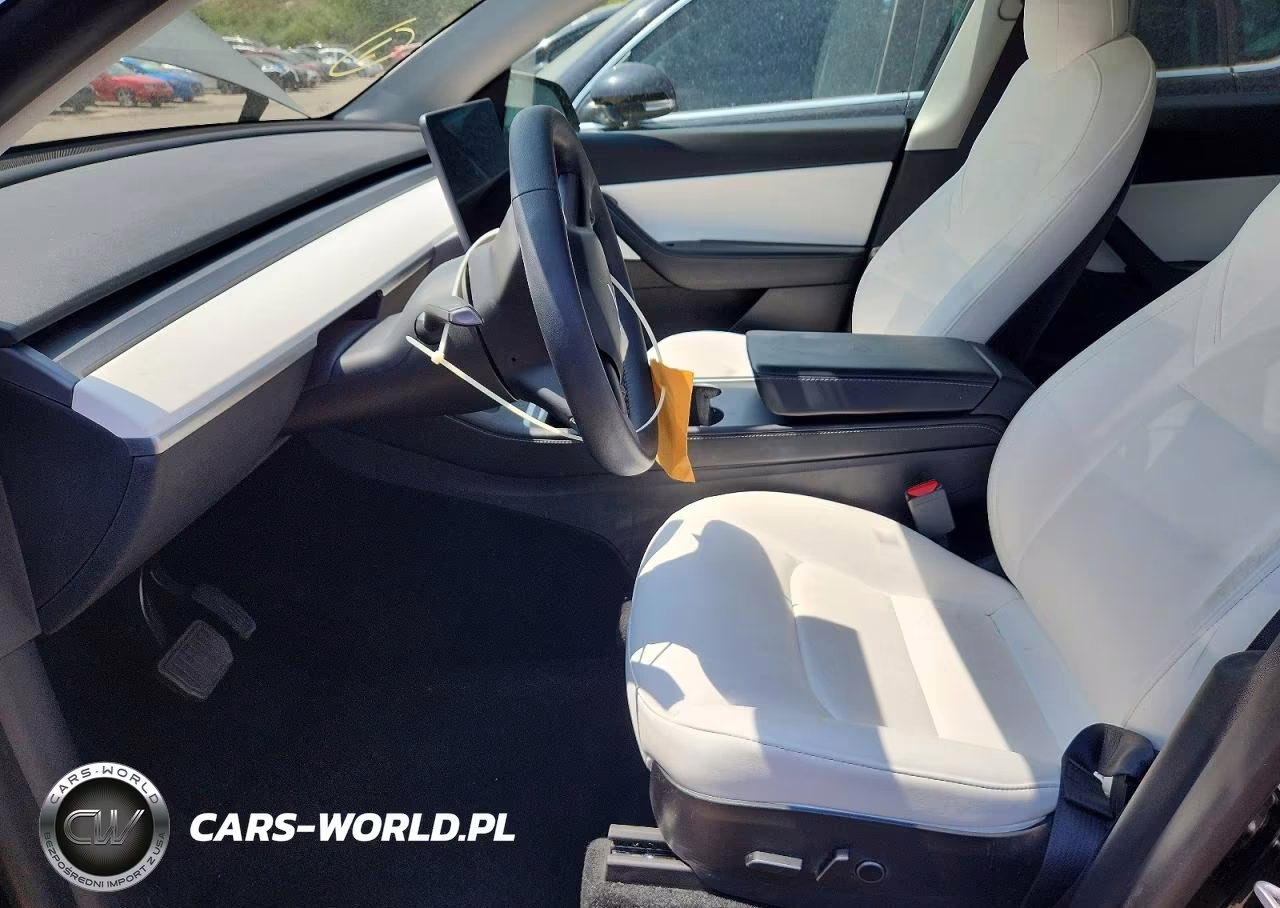 2021 Tesla Model Y VIN:5YJYGAEE3MF152175 - 7