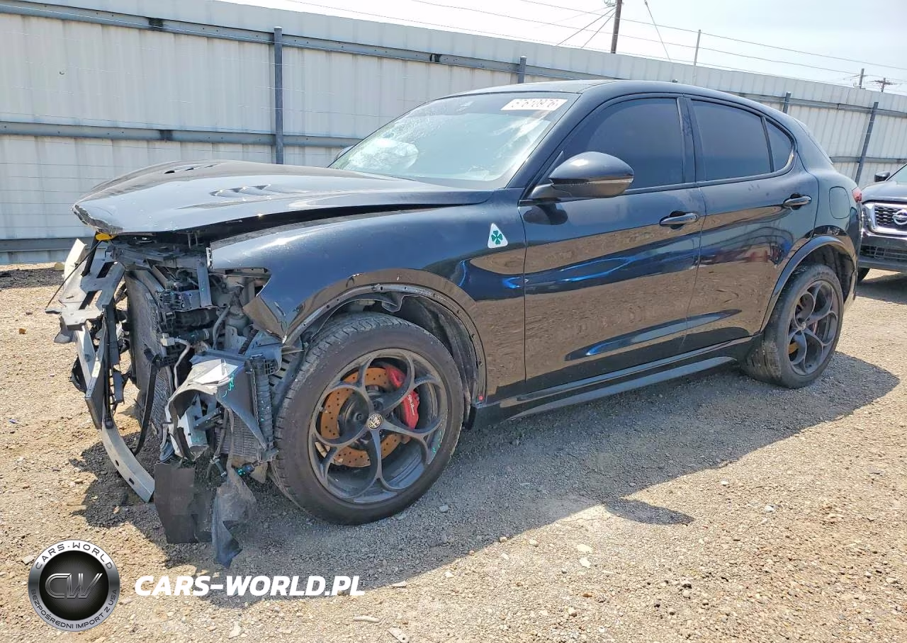 2018 Alfa Romeo Stelvio Quadrifoglio