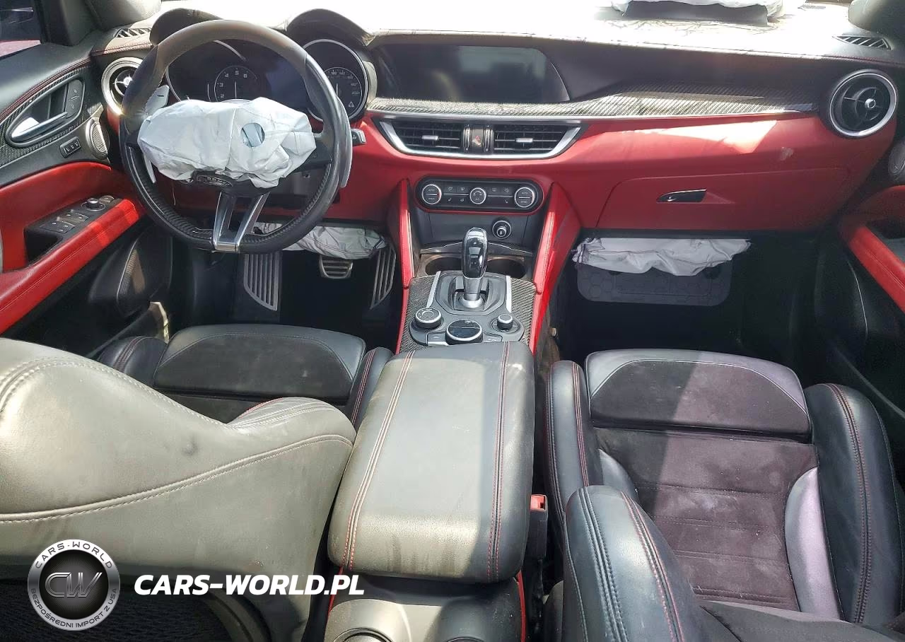 2018 Alfa Romeo Stelvio Quadrifoglio VIN:ZASFAKEV6J7C15633 - 8