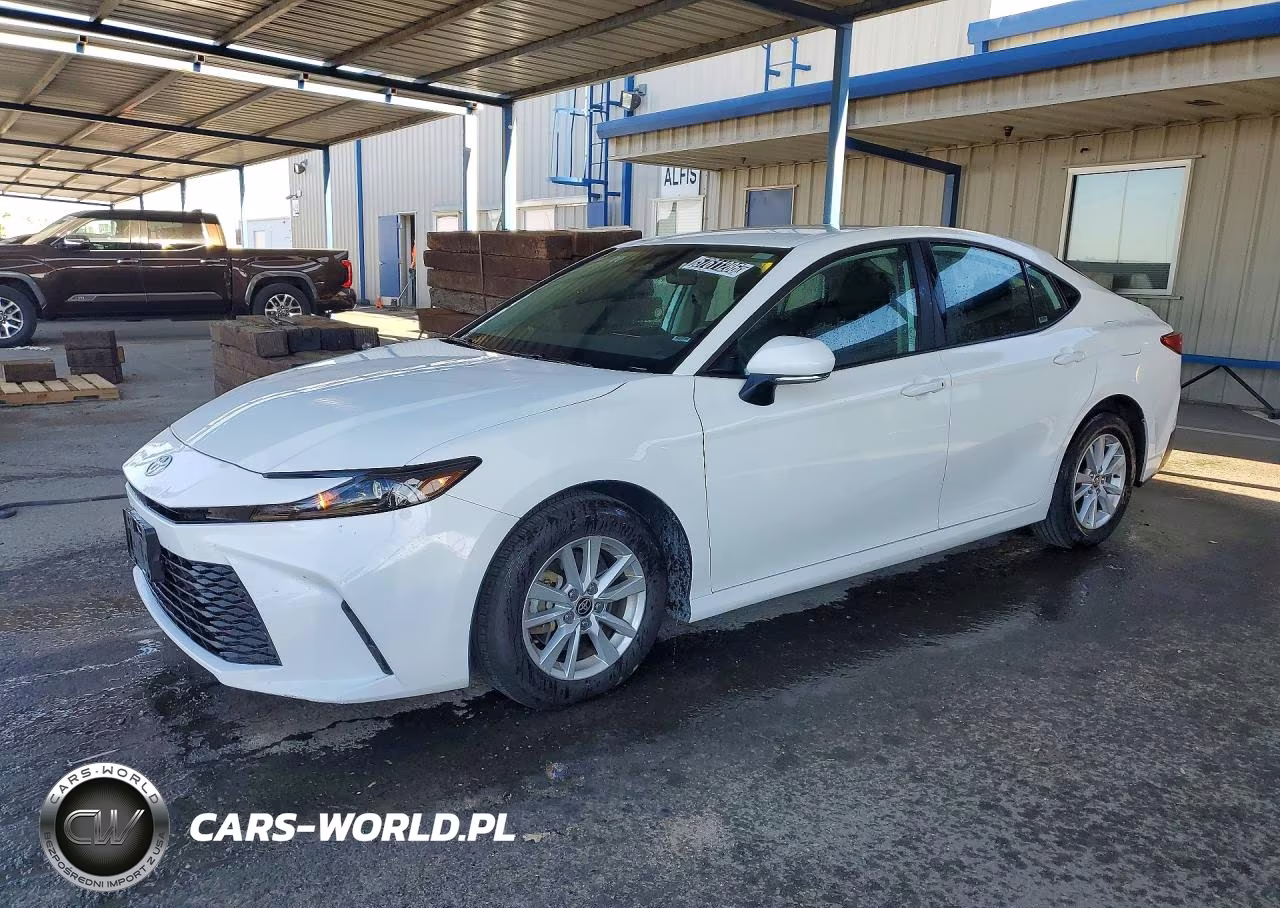 2025 Toyota Camry Le – zdjęcie 1 z 13