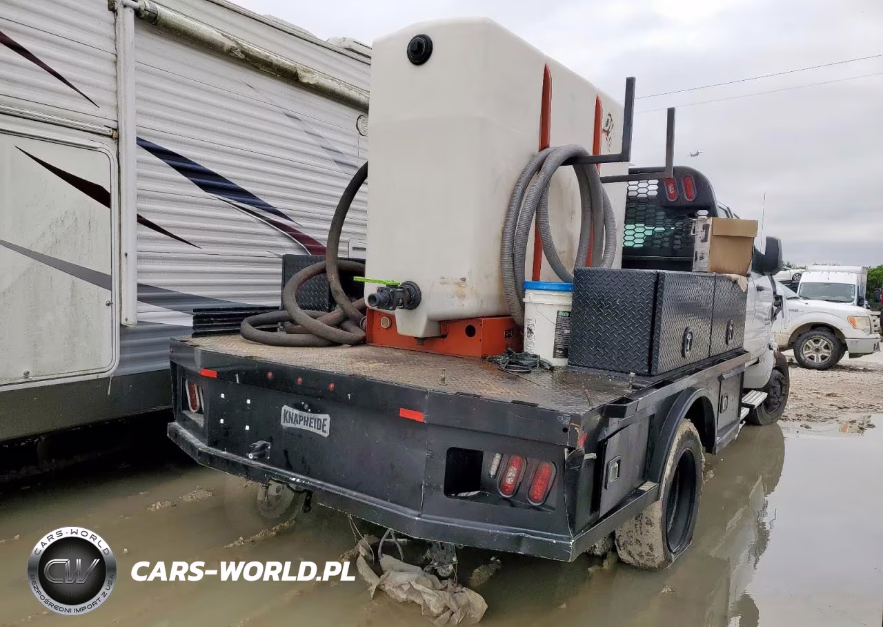 2023 Chevrolet Silverado Medium Duty VIN:1HTKJPVM5PH103116 - 4