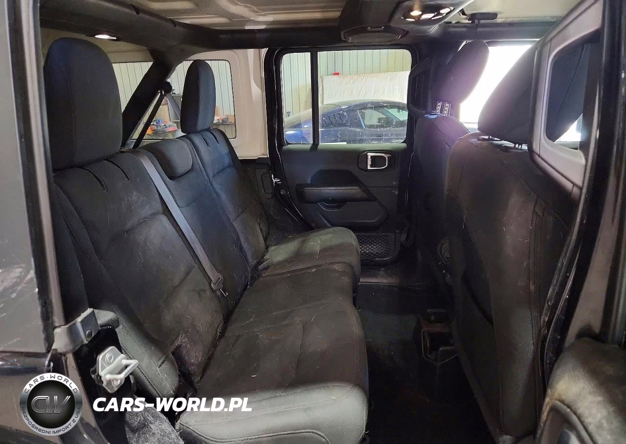 2019 Jeep Wrangler Unlimited Sahara VIN:1C4HJXEN1KW593025 - 11