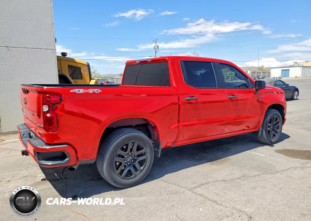 2023 Chevrolet Silverado K1500 Custom VIN:3GCPDBEK0PG185875 - 3