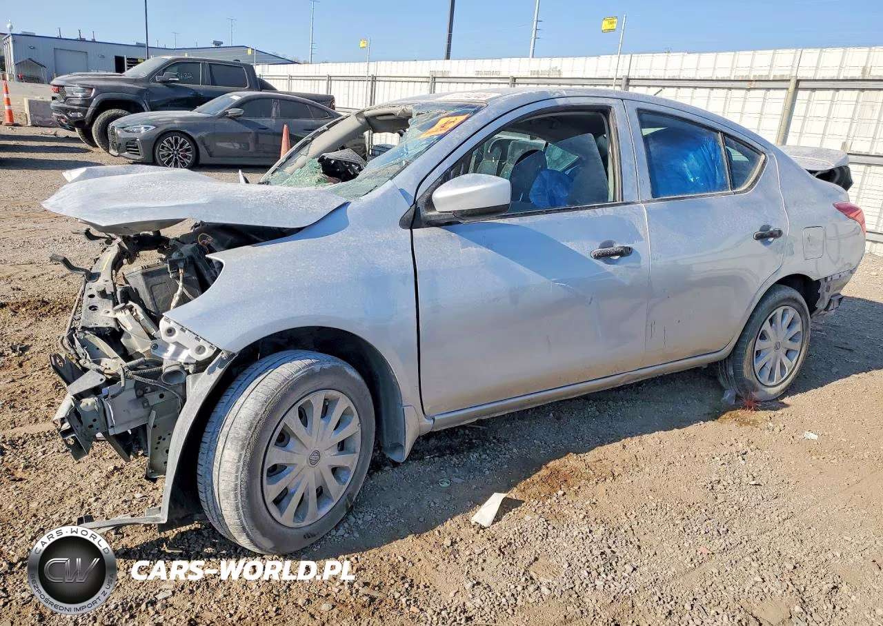 2018 Nissan Versa S Plus