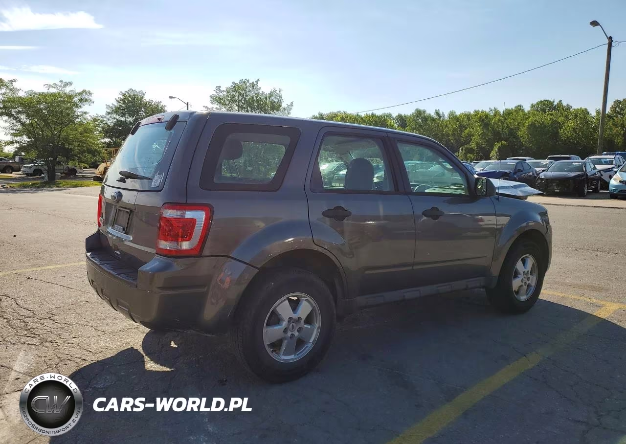 2012 Ford Escape Xls VIN:1FMCU9C74CKA84973 - 3