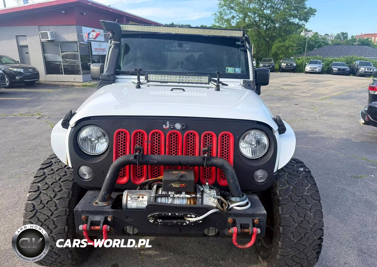 2014 Jeep Wrangler Unlimited Sport VIN:1C4BJWDG7EL203909 - 5