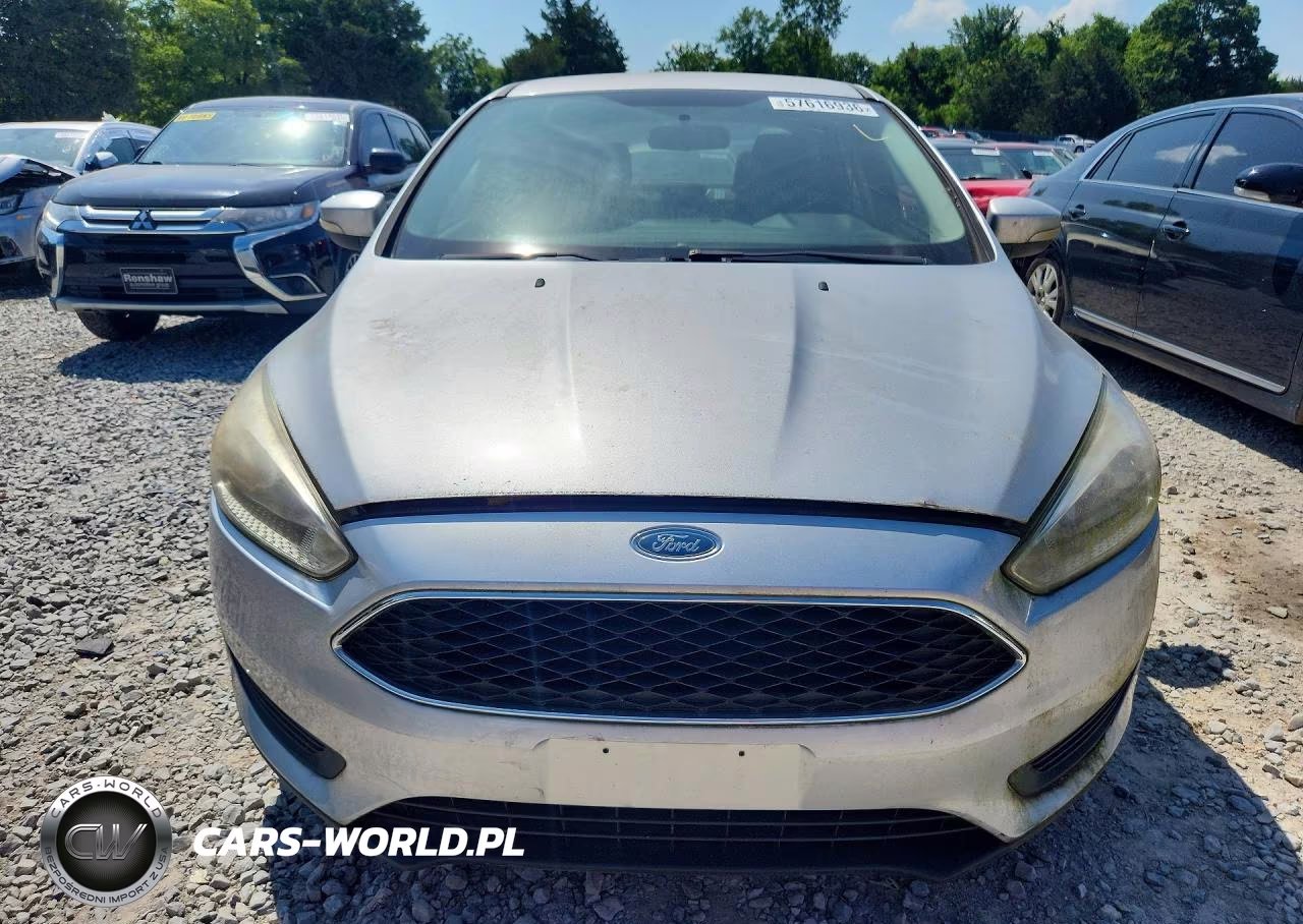 2016 Ford Focus Se VIN:1FADP3F29GL371079 - 5