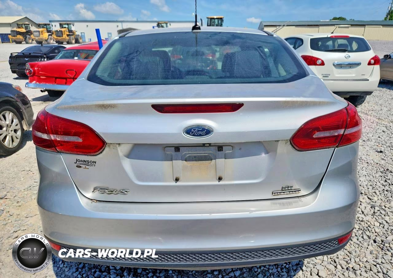 2016 Ford Focus Se VIN:1FADP3F29GL371079 - 6