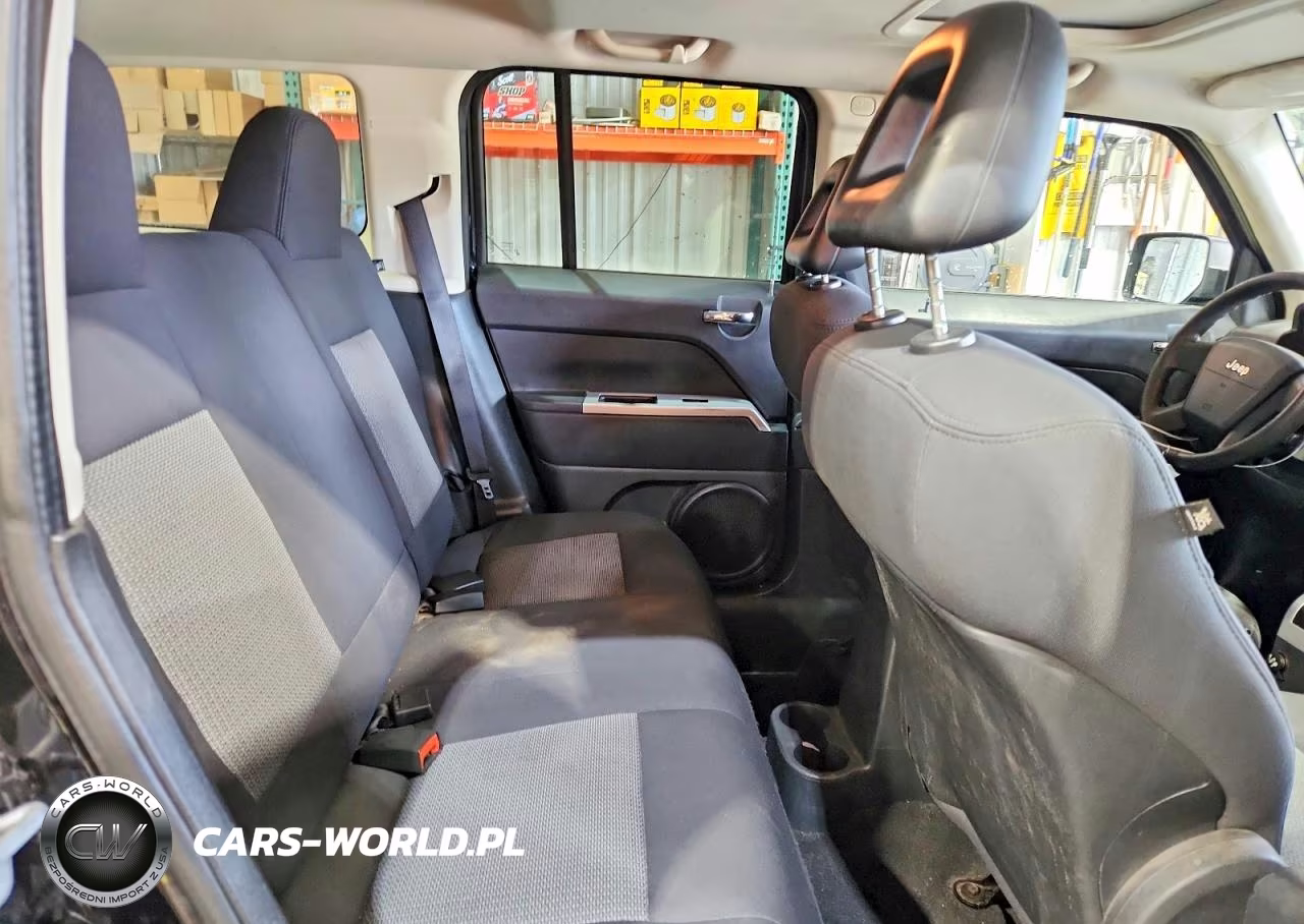 2008 Jeep Patriot Sport VIN:1J8FF28W18D607910 - 10