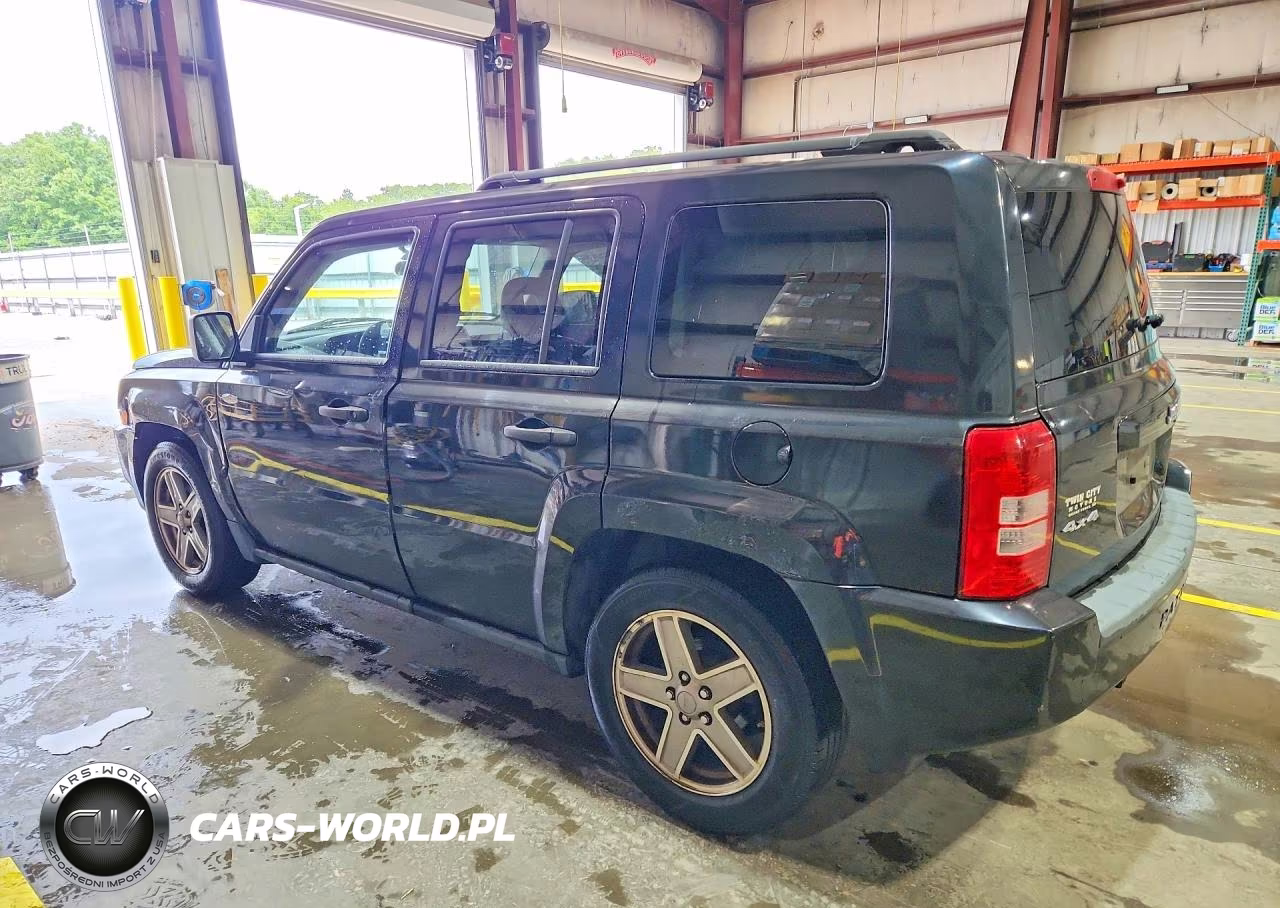 2008 Jeep Patriot Sport VIN:1J8FF28W18D607910 - 2
