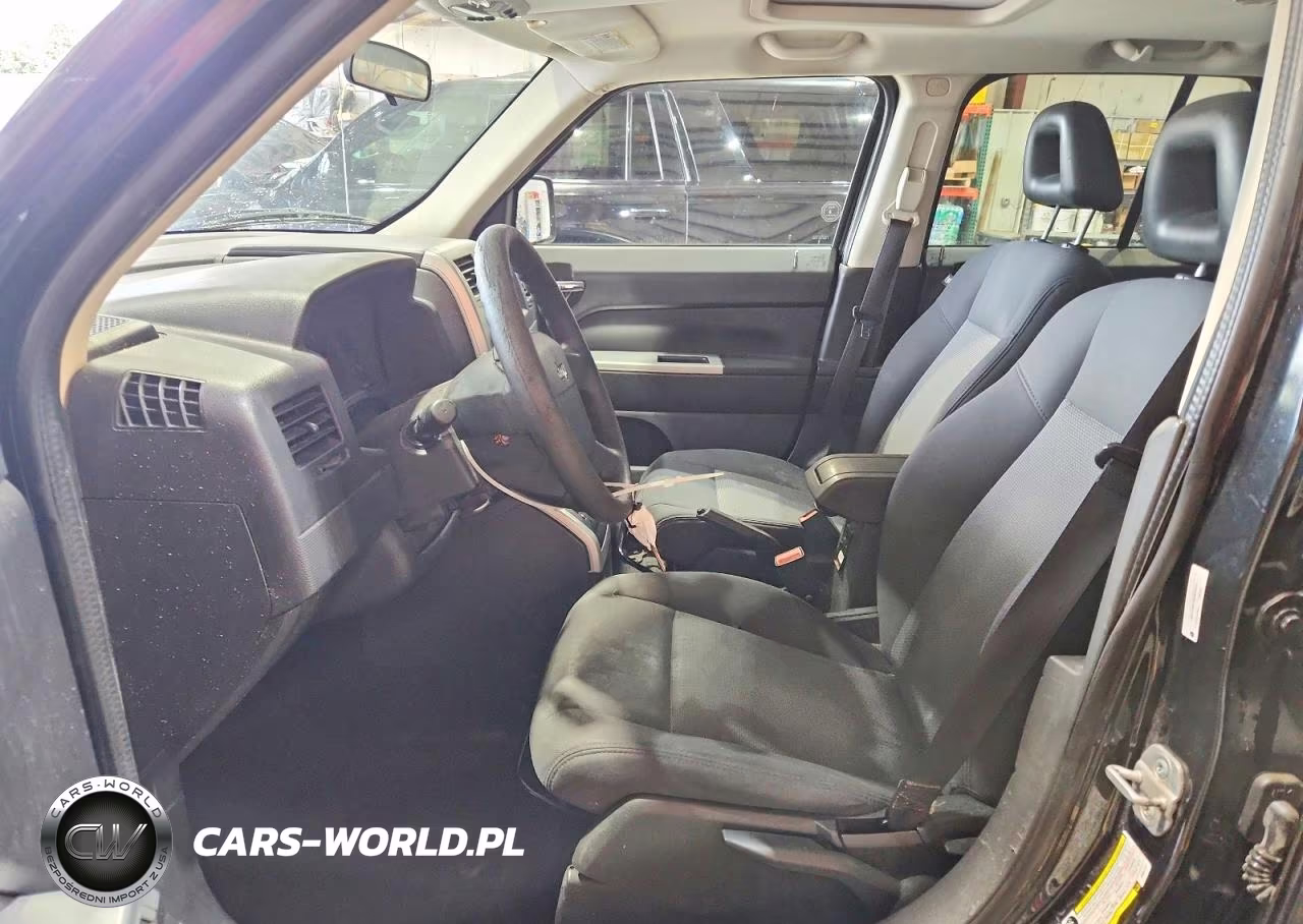 2008 Jeep Patriot Sport VIN:1J8FF28W18D607910 - 7