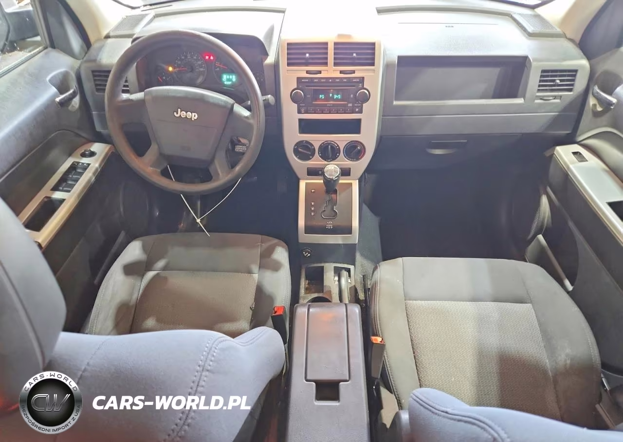 2008 Jeep Patriot Sport VIN:1J8FF28W18D607910 - 8