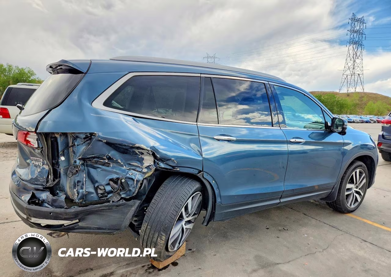 2017 Honda Pilot Touring VIN:5FNYF6H92HB065887 - 3