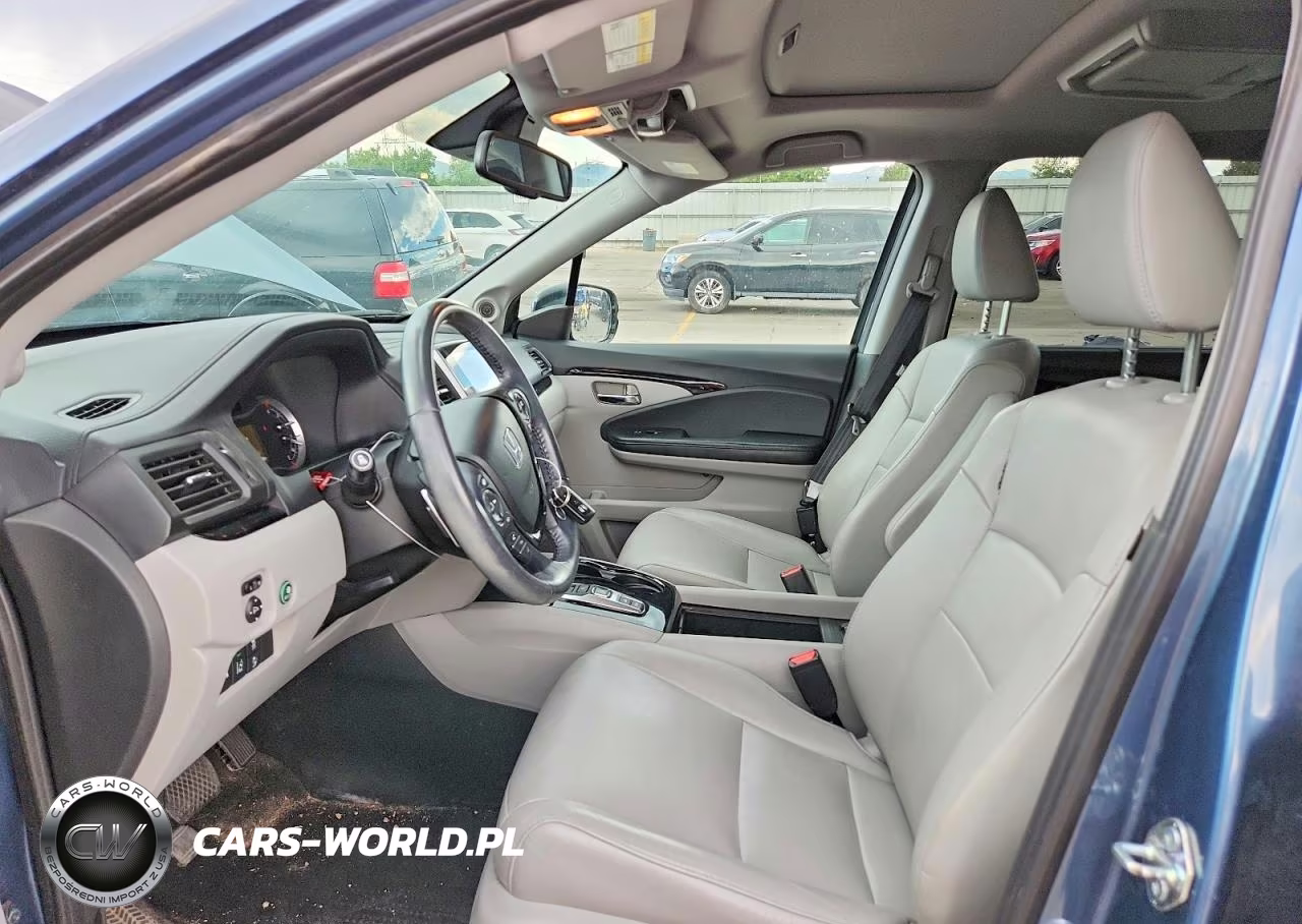 2017 Honda Pilot Touring VIN:5FNYF6H92HB065887 - 7