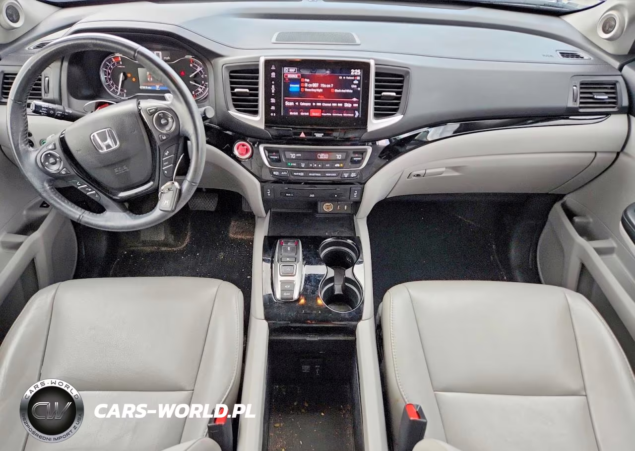 2017 Honda Pilot Touring VIN:5FNYF6H92HB065887 - 8