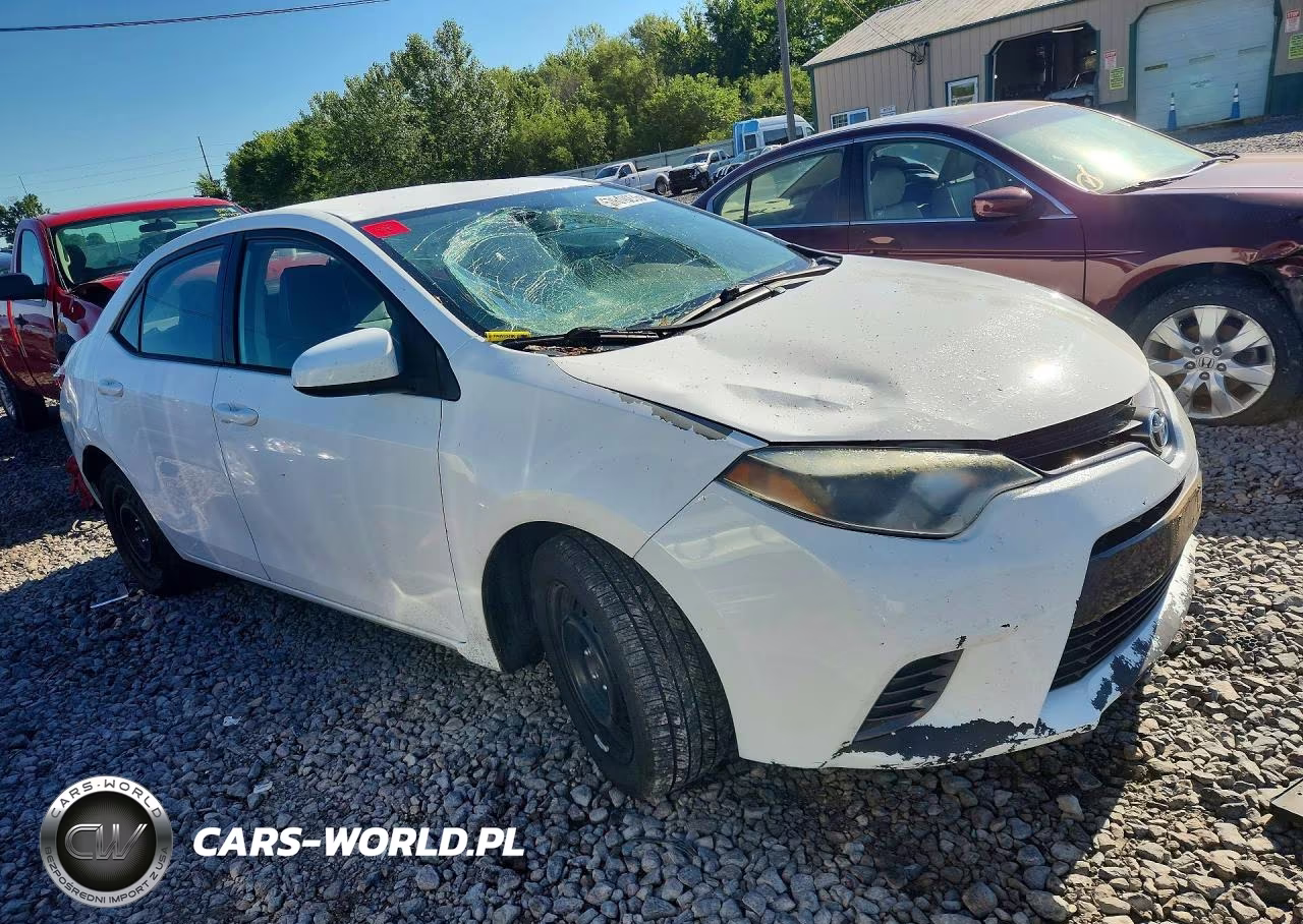 2015 Toyota Corolla Le VIN:5YFBURHE0FP245509 - 4