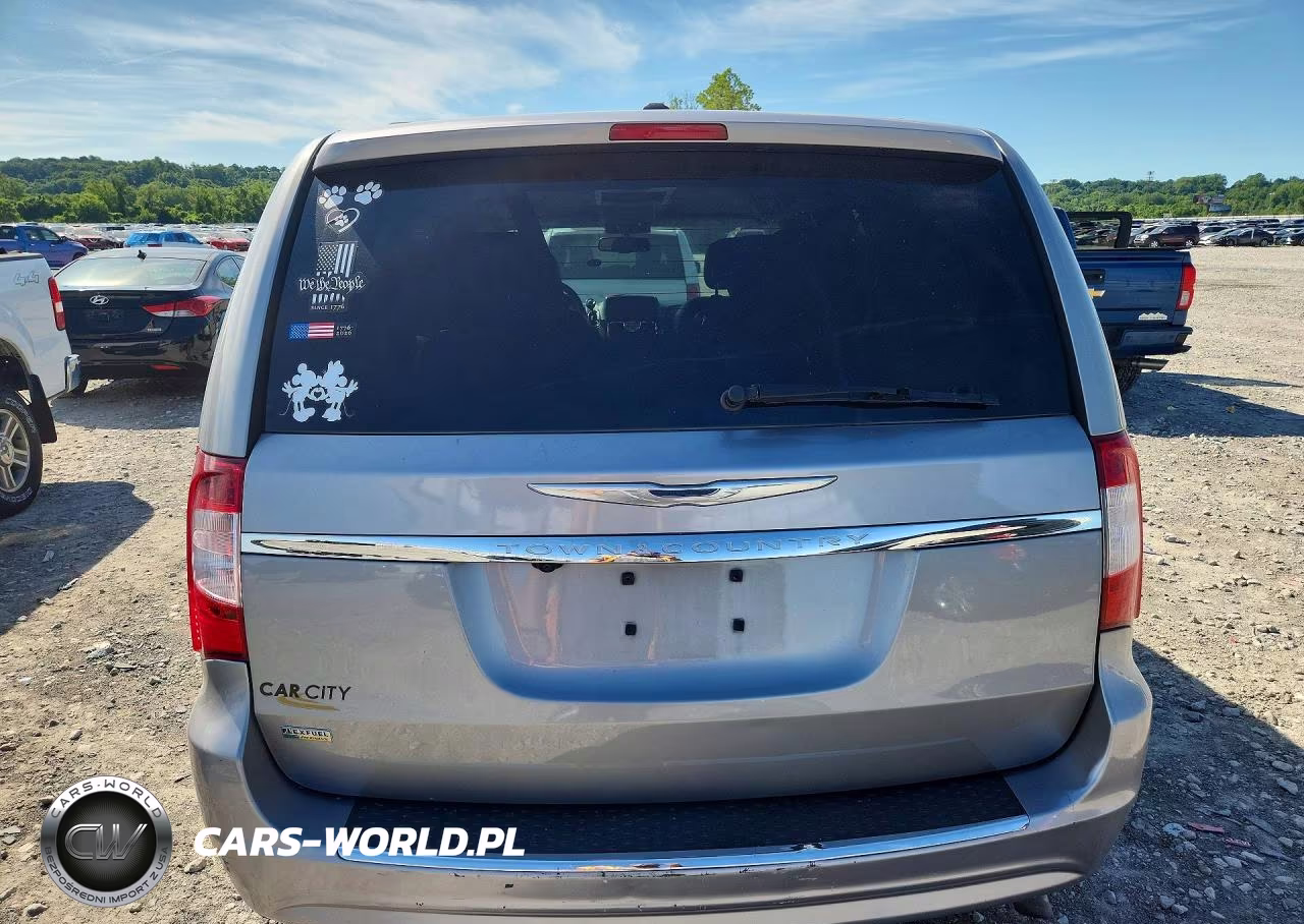 2016 Chrysler Town & Country Touring VIN:2C4RC1BG8GR205337 - 6